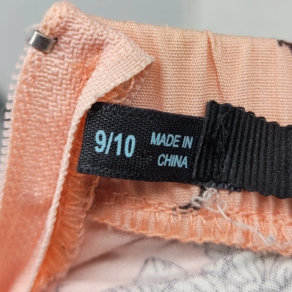 Maurice’s light peach‎ dress with black and white floral pattern Size 9/10